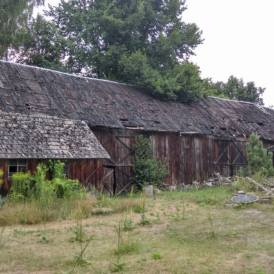 Stara stodoła w Hucie Dłutowskiej przeznaczona do przebudowy, fot. Idziak-Sępkowscy Architekci